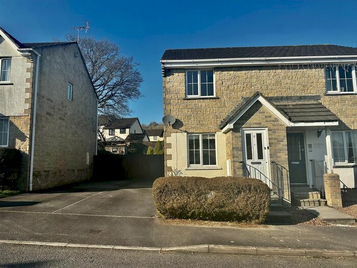 2 Bedroom Property To Rent In Canons Way, Tavistock, PL19