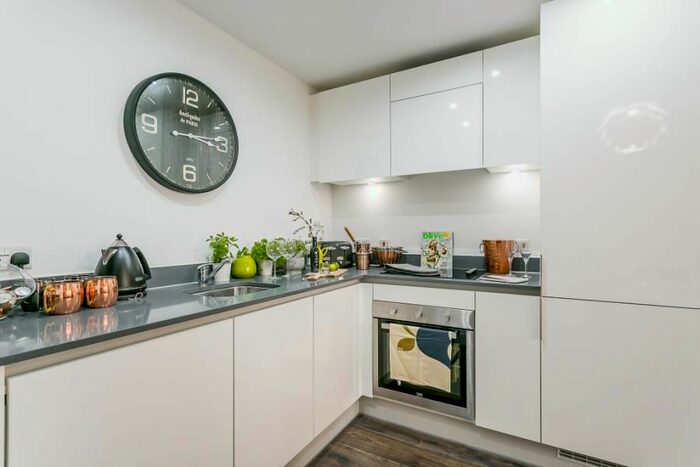 1 Bedroom Flat To Rent In Bell Barn Shopping Centre, Cregoe Street, Edgbaston, Birmingham, B15