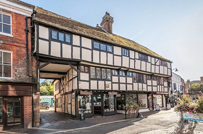 1 Bedroom Flat For Sale In High Street, Godalming, Surrey, GU7