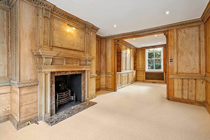 3 Bedroom Property To Rent In Yeoman`S Row, Knightsbridge, London, SW3