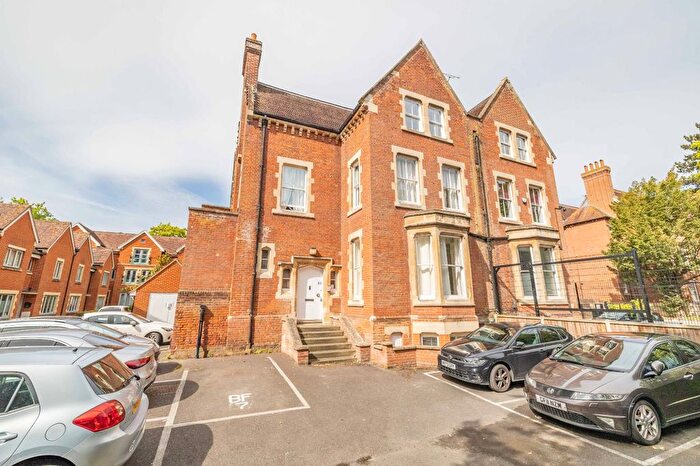 1 Bedroom Flat For Sale In New Dover Road, Canterbury, Kent, CT1