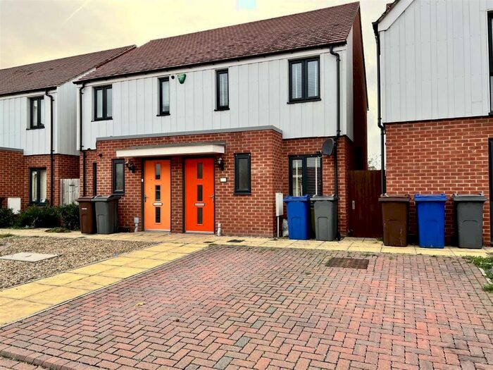 2 Bedroom House To Rent In Fairlane Drive, South Ockendon, RM15