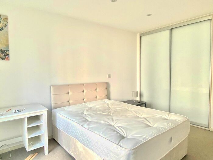 1 Bedroom Flat For Sale In Central Street, London, EC1V