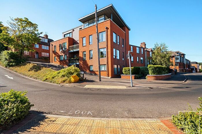 2 Bedroom Flat To Rent In Sydenham Road, Guildford, Surrey, GU1