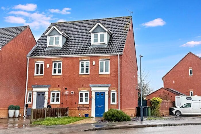 3 Bedroom End Of Terrace House For Sale In Portreath Drive, Horeston Grange, Nuneaton, CV11