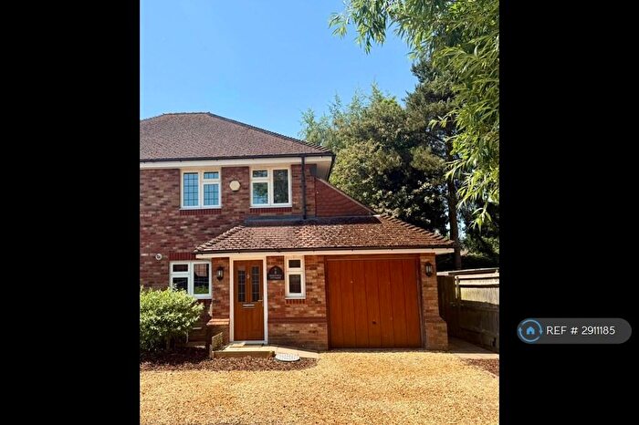 3 Bedroom Semi-Detached House To Rent In Sunnyhill Cottages, Crawley, RH10