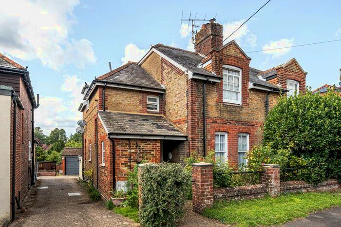 1 Bedroom Apartment To Rent In Upper Manor Road, Godalming, GU8