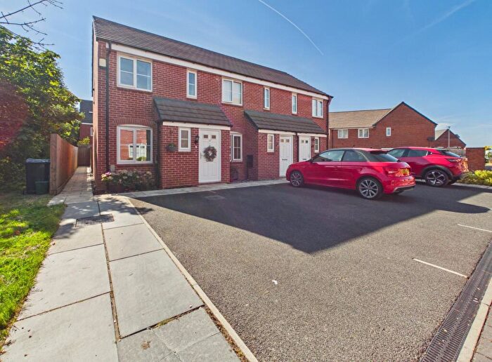 2 Bedroom End Of Terrace House For Sale In Hartcliffe Close, Oakwood, DE21