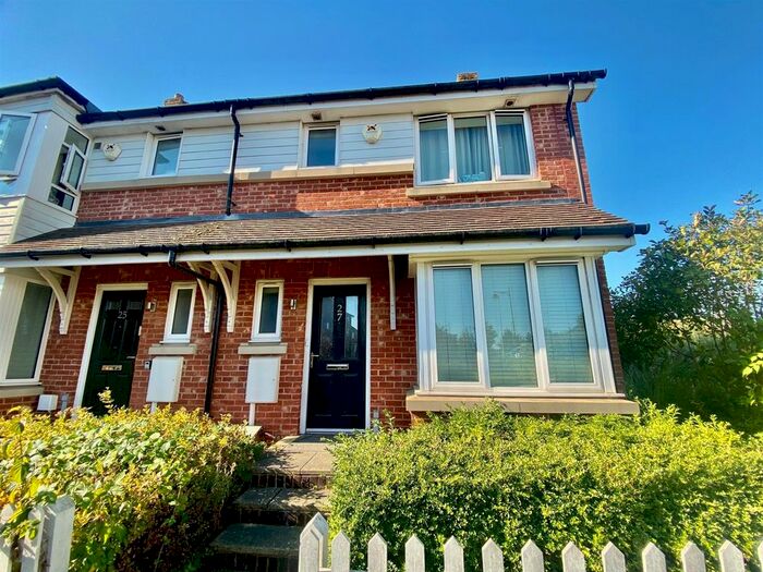 3 Bedroom End Of Terrace House To Rent In Fortune Way, Kings Hill, West Malling, ME19