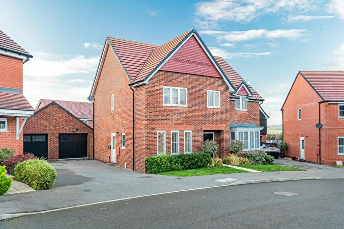 4 Bedroom Detached House For Sale In Mercian Road, Thame, OX9