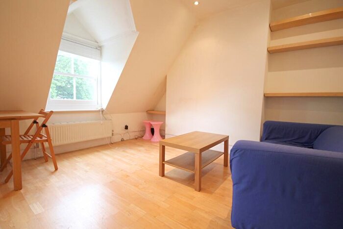 1 Bedroom Flat To Rent In Hartham Road, Islington, N7