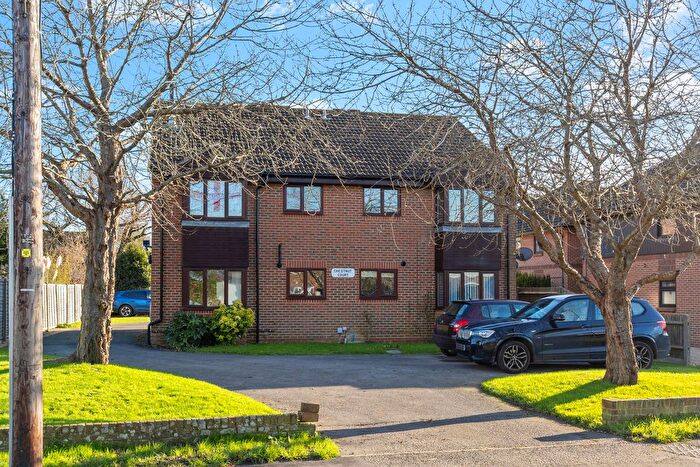 2 Bedroom Flat For Sale In Salthill Road, Fishbourne, PO19