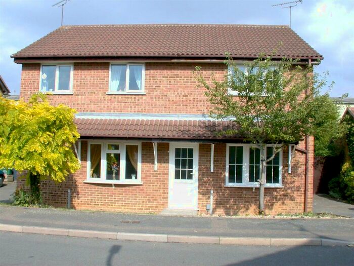 3 Bedroom Semi-Detached House To Rent In Edinburgh Close, Market Harborough, LE16