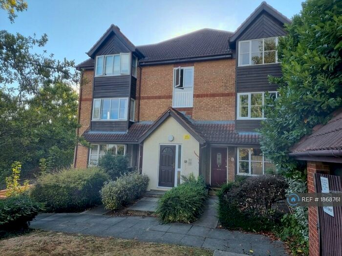 Studio To Rent In Orchard Grove, London, SE20