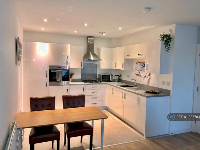 1 Bedroom Flat To Rent In Florence Close, Great Warley, Brentwood, CM13