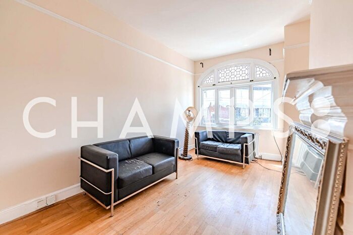 3 Bedroom Flat To Rent In Alexandra Mansions, Stanlake Road, W12