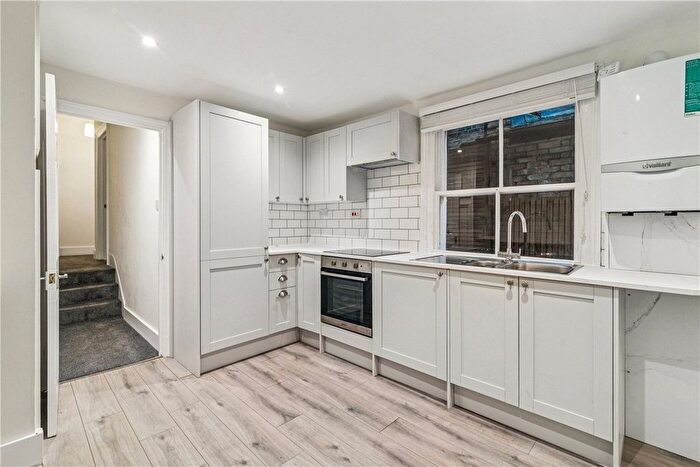 1 Bedroom Flat For Sale In Glenelg Road, London, SW2