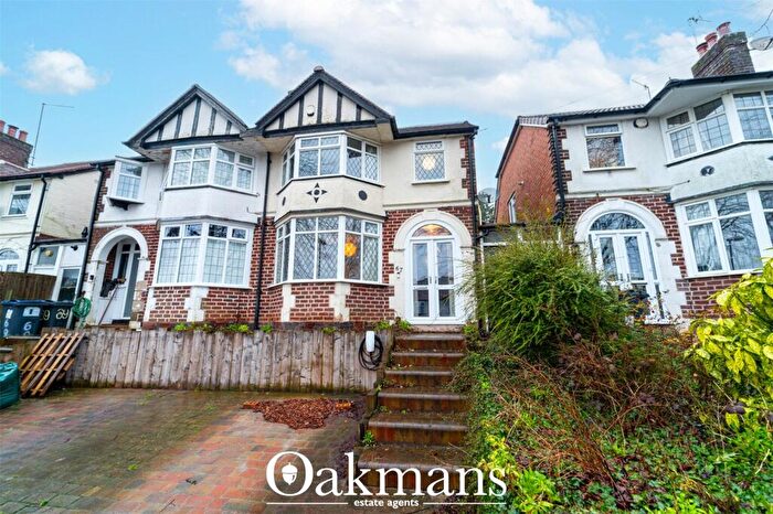 3 Bedroom Semi-Detached House For Sale In Pamela Road, Birmingham, West Midlands, B31