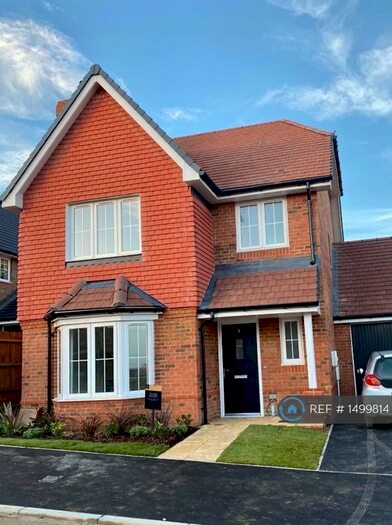 3 Bedroom Detached House To Rent In Armsworth Way, Surrey, GU9