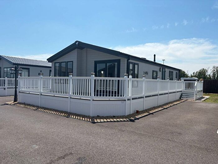 2 Bedroom Lodge For Sale In Edithmead, Highbridge, TA9