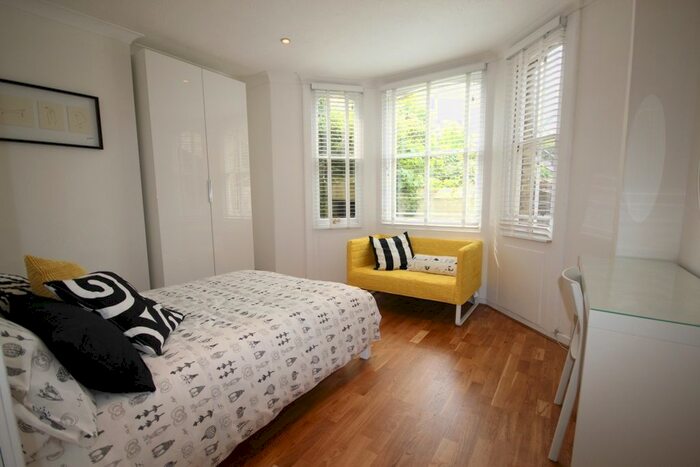 3 Bedroom Flat To Rent In Gladstone Terrace, Brighton, BN2
