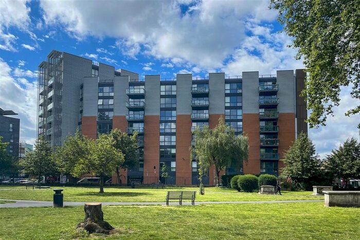 1 Bedroom Flat To Rent In Bermondsey Square, London, SE1