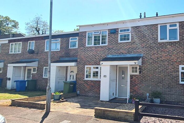 3 Bedroom Terraced House For Sale In Elizabeth Close, Bracknell, Berkshire, RG12