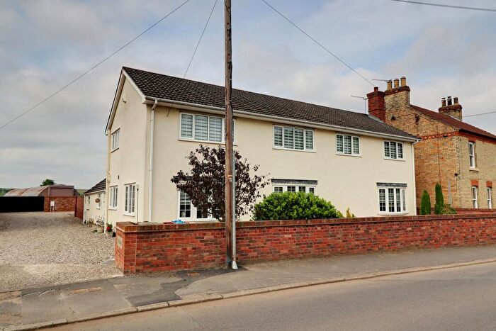 4 Bedroom Detached House For Sale In Brackenhill Road, East Lound, Haxey, DN9