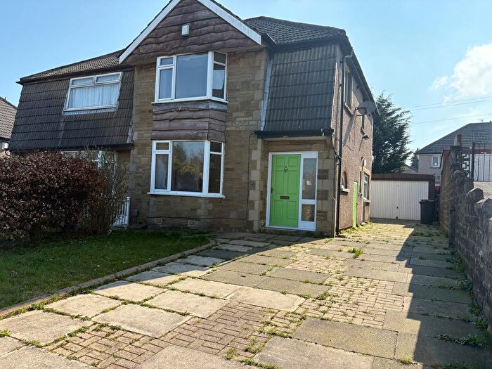3 Bedroom Semi-Detached House To Rent In Hollingwood Lane, Bradford, West Yorkshire, BD7
