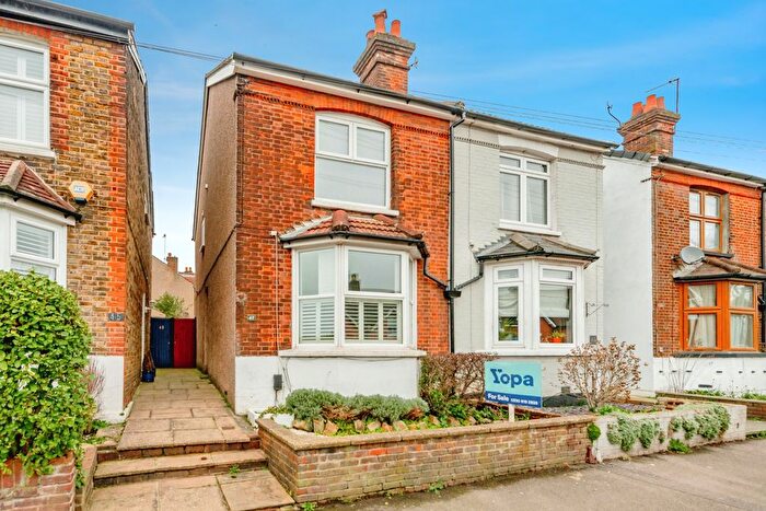 3 Bedroom Semi Detached House For Sale In Frenches Road, Redhill, RH1