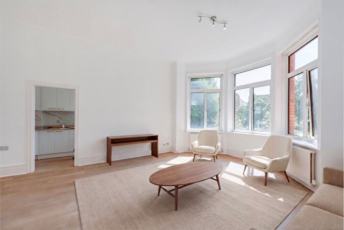3 Bedroom Apartment To Rent In Fitzjohns Avenue, Hampstead, NW3