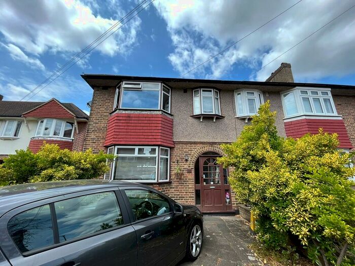 3 Bedroom Semi-Detached House To Rent In Shaldon Drive, Morden, Merton, SM4