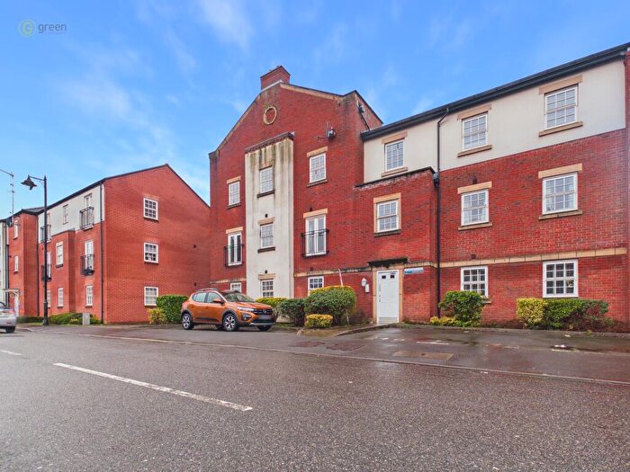2 Bedroom Flat For Sale In Horseshoe Crescent, Great Barr, B43