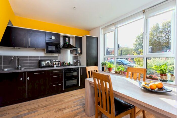 3 Bedroom Semi-Detached House To Rent In Costa Street London, SE15