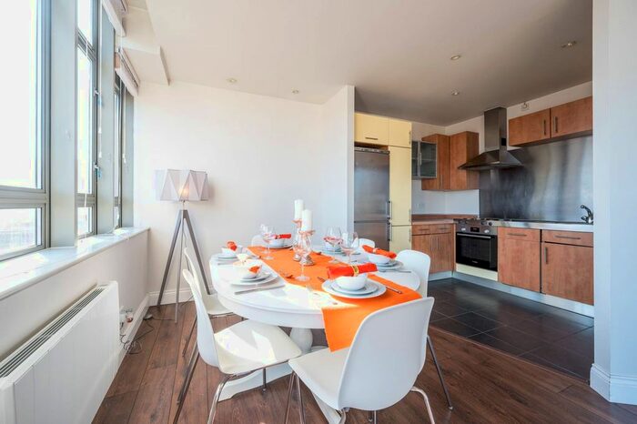 2 Bedroom Flat To Rent In City Road, Old Street, London, EC1V