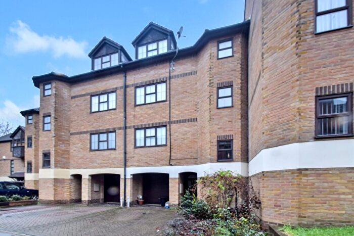 3 Bedroom Town House For Sale In Hathaway Court, Esplanade, Rochester, ME1