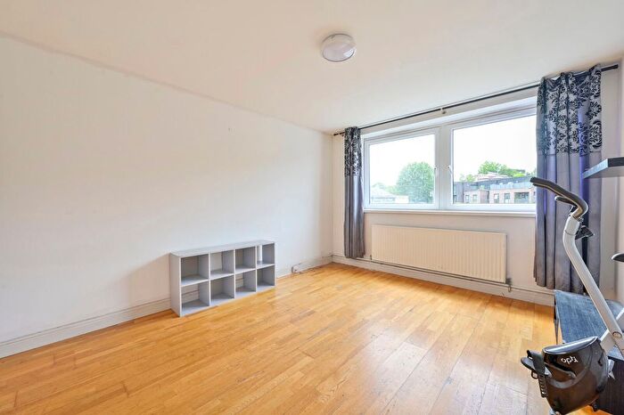 1 Bedroom Flat To Rent In Medfield Street, Putney, London, SW15