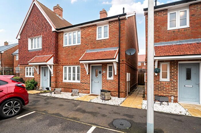 3 Bedroom Semi-Detached House For Sale In Linnet Lane, Hailsham, BN27