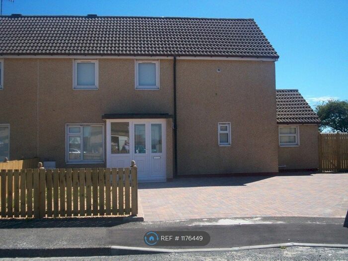 3 Bedroom Semi-Detached House To Rent In Dundonald Crescent, Auchengate ...