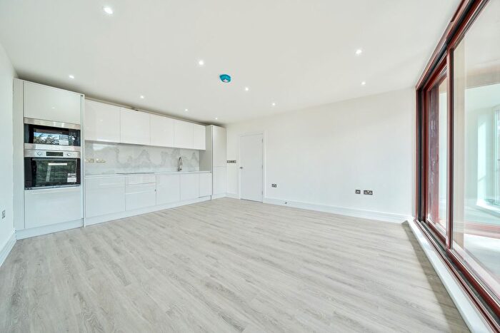 2 Bedroom Flat To Rent In Greenwich High Street, Greenwich, SE10