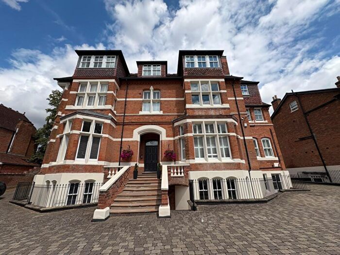 2 Bedroom Apartment To Rent In Warwick New Road, Leamington Spa, CV32