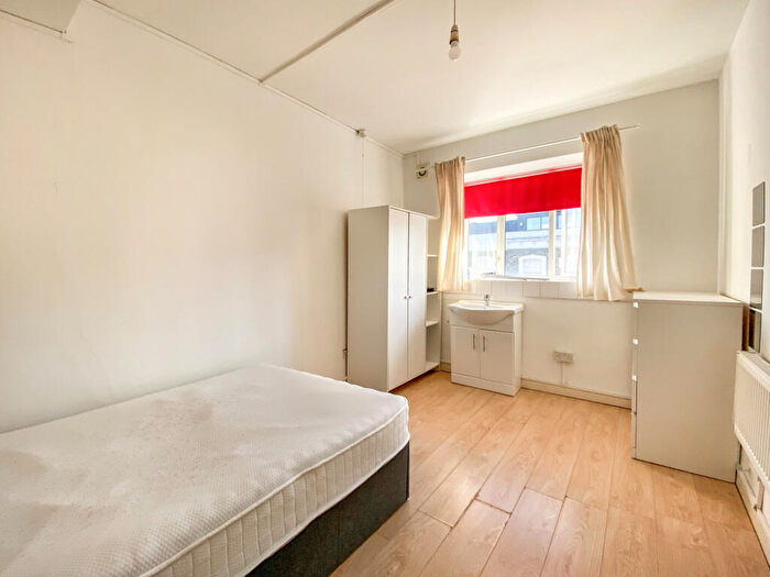 Studio To Rent In Holloway Road, Holloway, London, N7