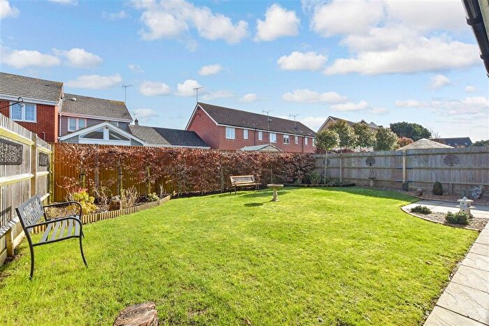 3 Bedroom Detached House For Sale In Inglecroft Gardens, Littlehampton, West Sussex, BN17