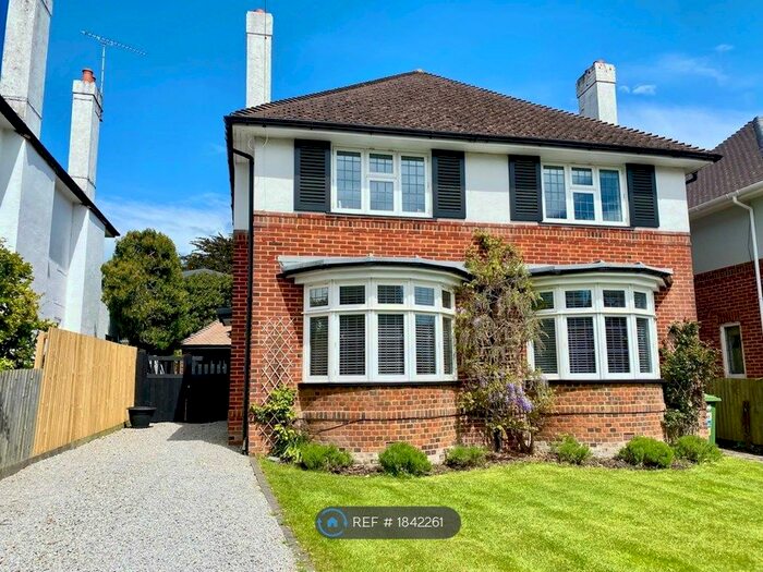 4 Bedroom Detached House To Rent In Spur Hill Ave, Poole, BH14