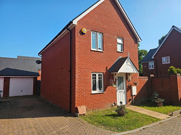 3 Bedroom Detached House For Sale In Basket Street, Broughton, Aylesbury, HP22