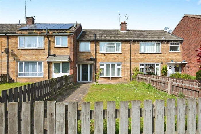 3 Bedroom Terraced House To Rent In Canterbury Close, Scunthorpe, DN17