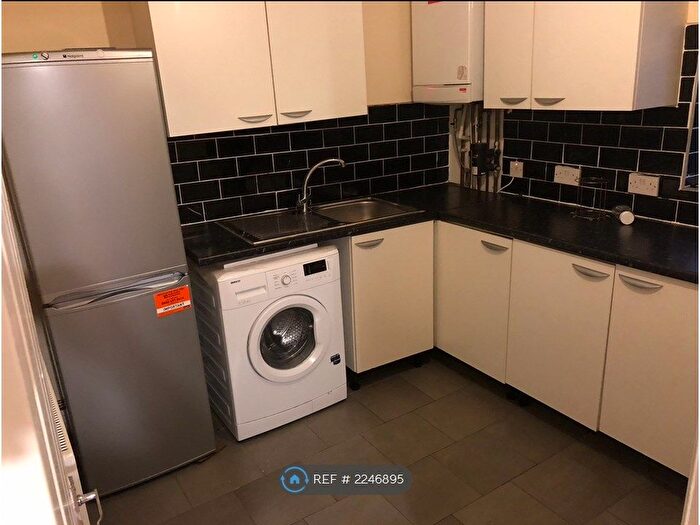 2 Bedroom Flat To Rent In Brook Road, Ilford, IG2