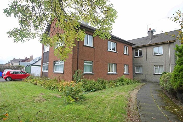 2 Bedroom Flat To Rent In Buchanan Drive, Causewayhead, Stirling, FK9
