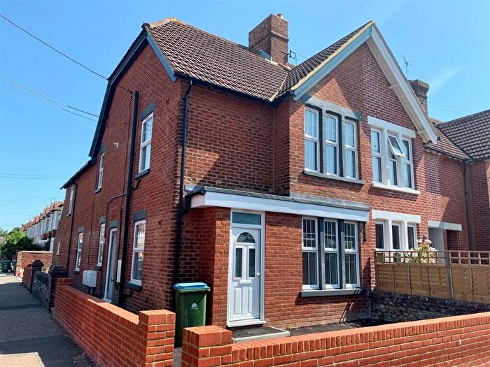 2 Bedroom Apartment To Rent In East Ham Road, Littlehampton, BN17