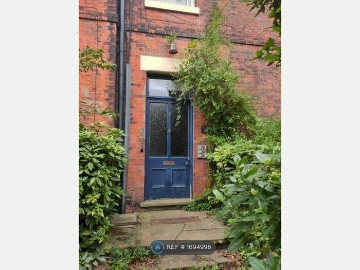 2 Bedroom Flat To Rent In The Crescent, Retford, DN22